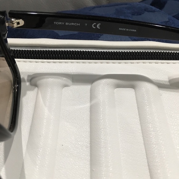 Tory burch sunglasses - Picture 3 of 4